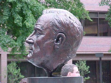 Side view of FDR bust
