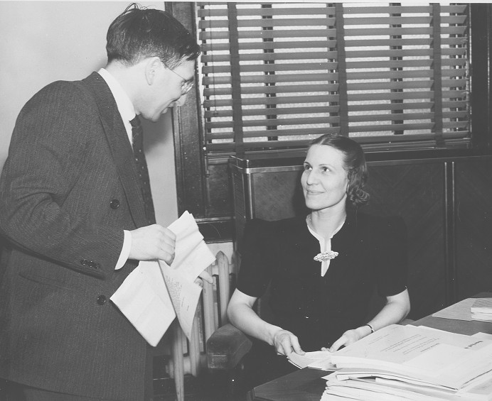 photo of Wilbur Cohen with Maurine Mulliner